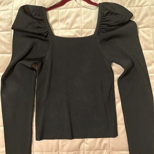 Black ruffel sleeve top, size L but fits M